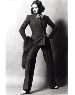 tailleur doppiopetto di lana yves saint laurent 1967|Le premier tailleur.